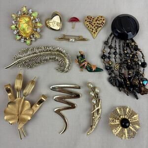 12 Gold Tone Brooch Lot Disney KJL Rhinestones  Vintage Feathers Heart Pearl